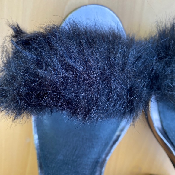 TopShop Women’s High,Double Ankle Strap Rabbit Fur Sandals, Blk/Gold, Size 6.5 - Picture 9 of 11